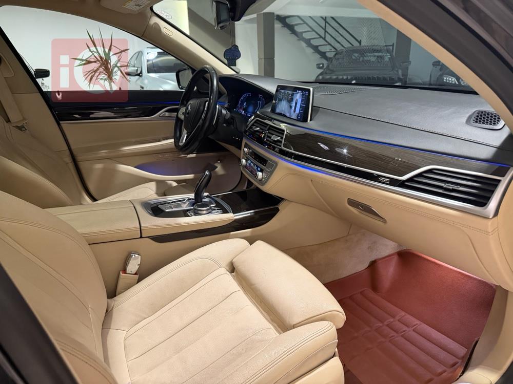 بي ام دبليو الفئة 7